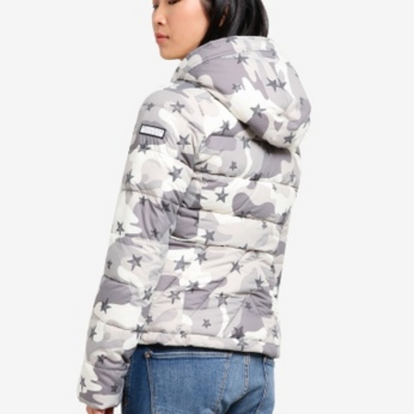 Hollister sherpa lined puffer jacket in Grey Camo - Picture 2 of 8